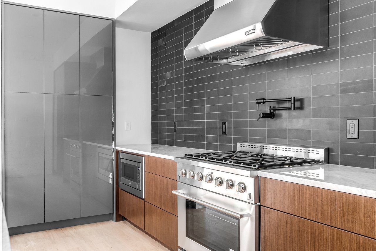 4 N Robinson (Fan House)