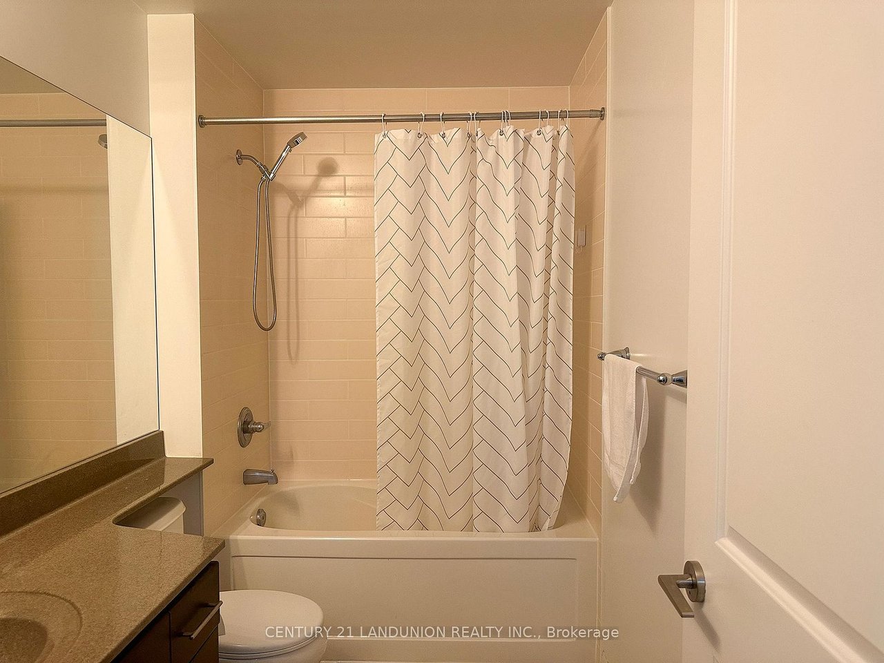 COZY PENTHOUSE LIVING