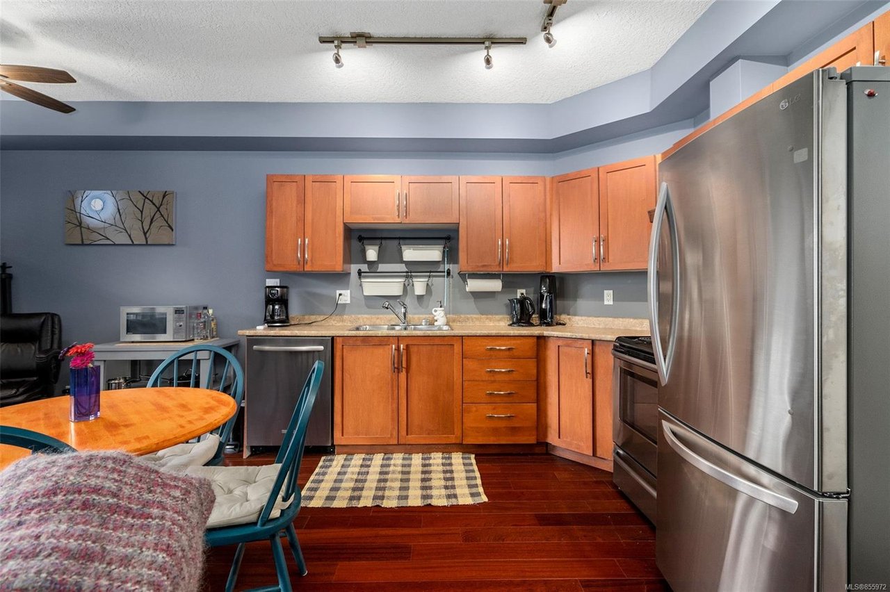 103-1156 Colville Rd