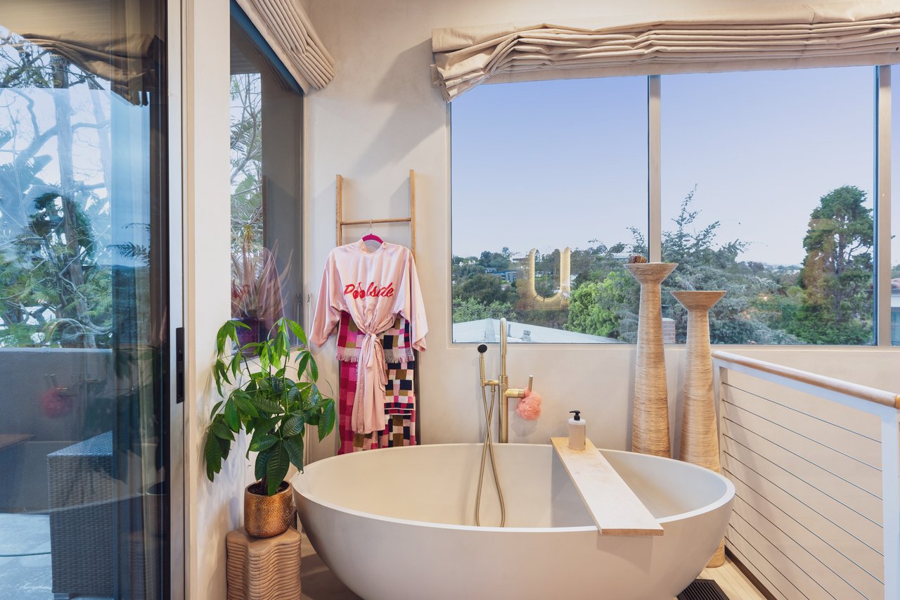 295 Mabery Rd, Santa Monica
