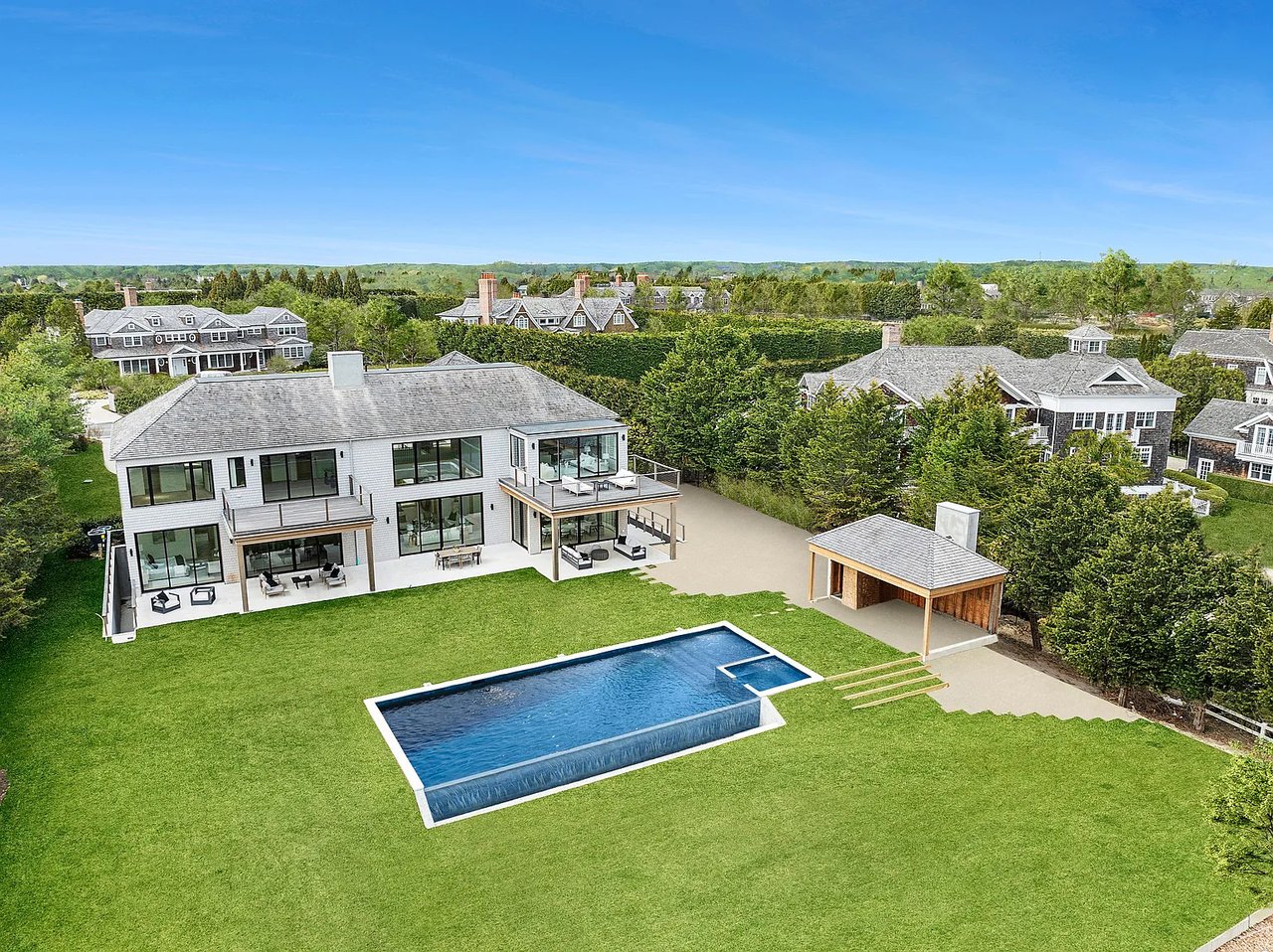 637 Halsey Ln - In Contract