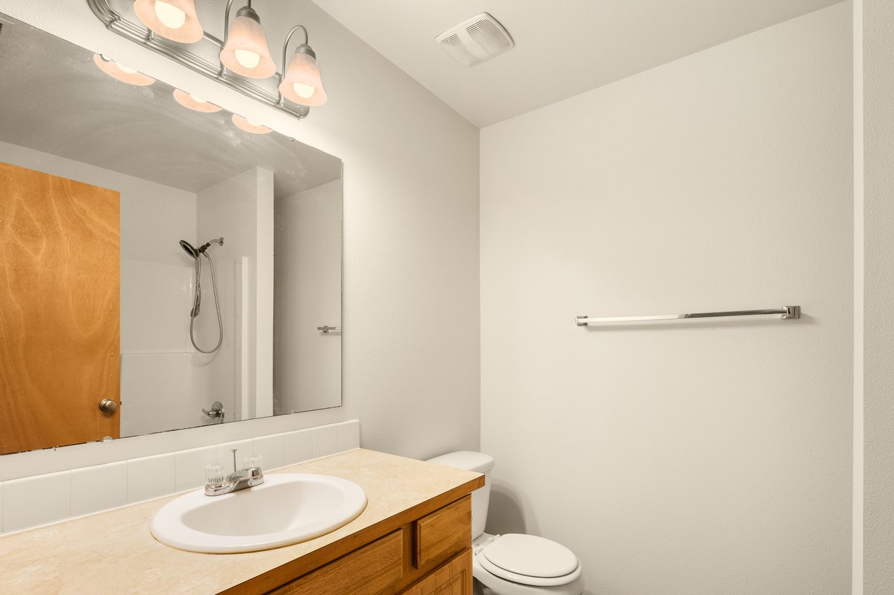 7510 193rd Avenue E Unit: 1&2