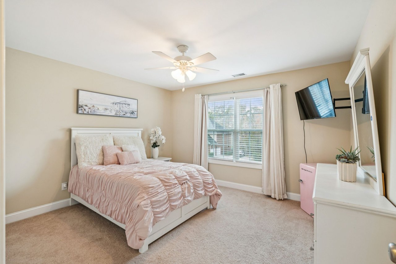 5516 Crescent View Dr