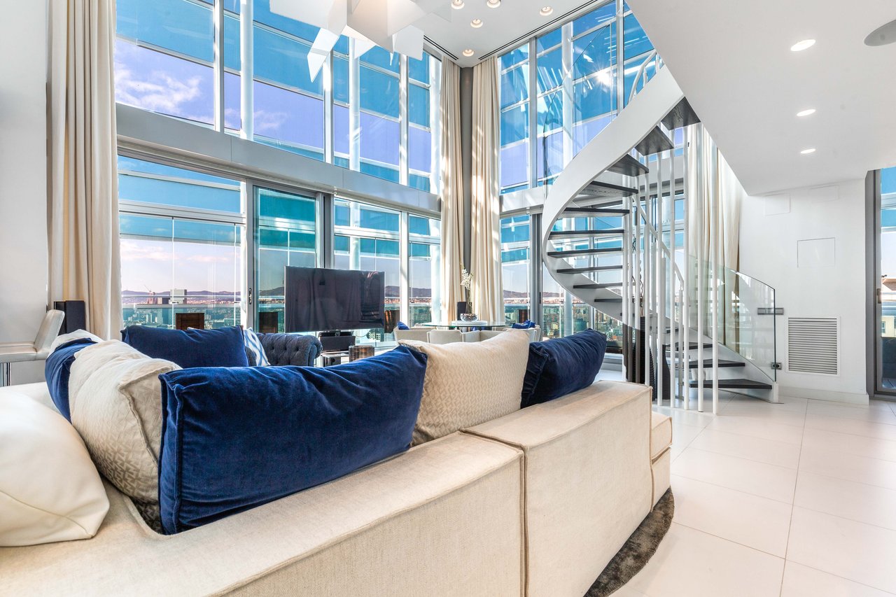 Luxury penthouse in Diagonal Mar, with views and pool 
