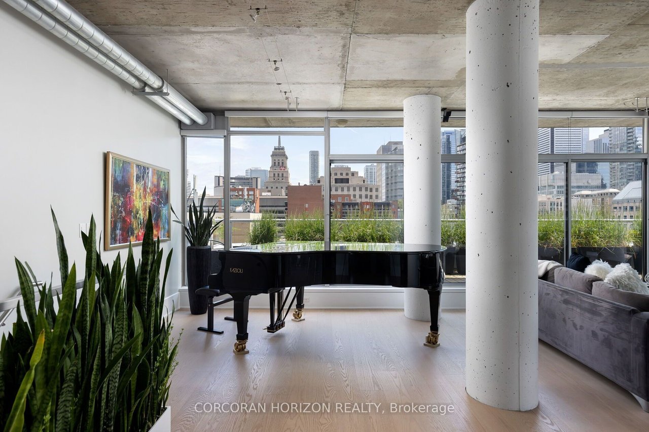 QUEEN ST W PENTHOUSE