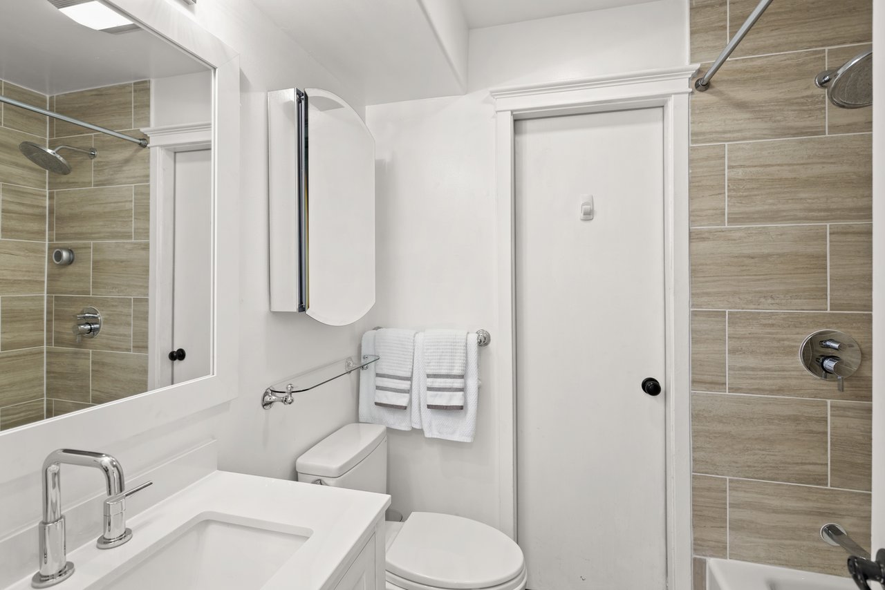 Charming Victorian Carriage House