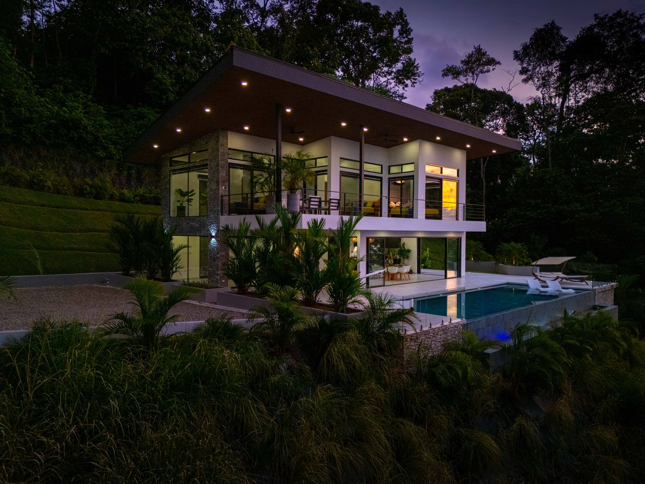 Luxury 4-Bed Home with Ocean & Jungle Views in Ojochal