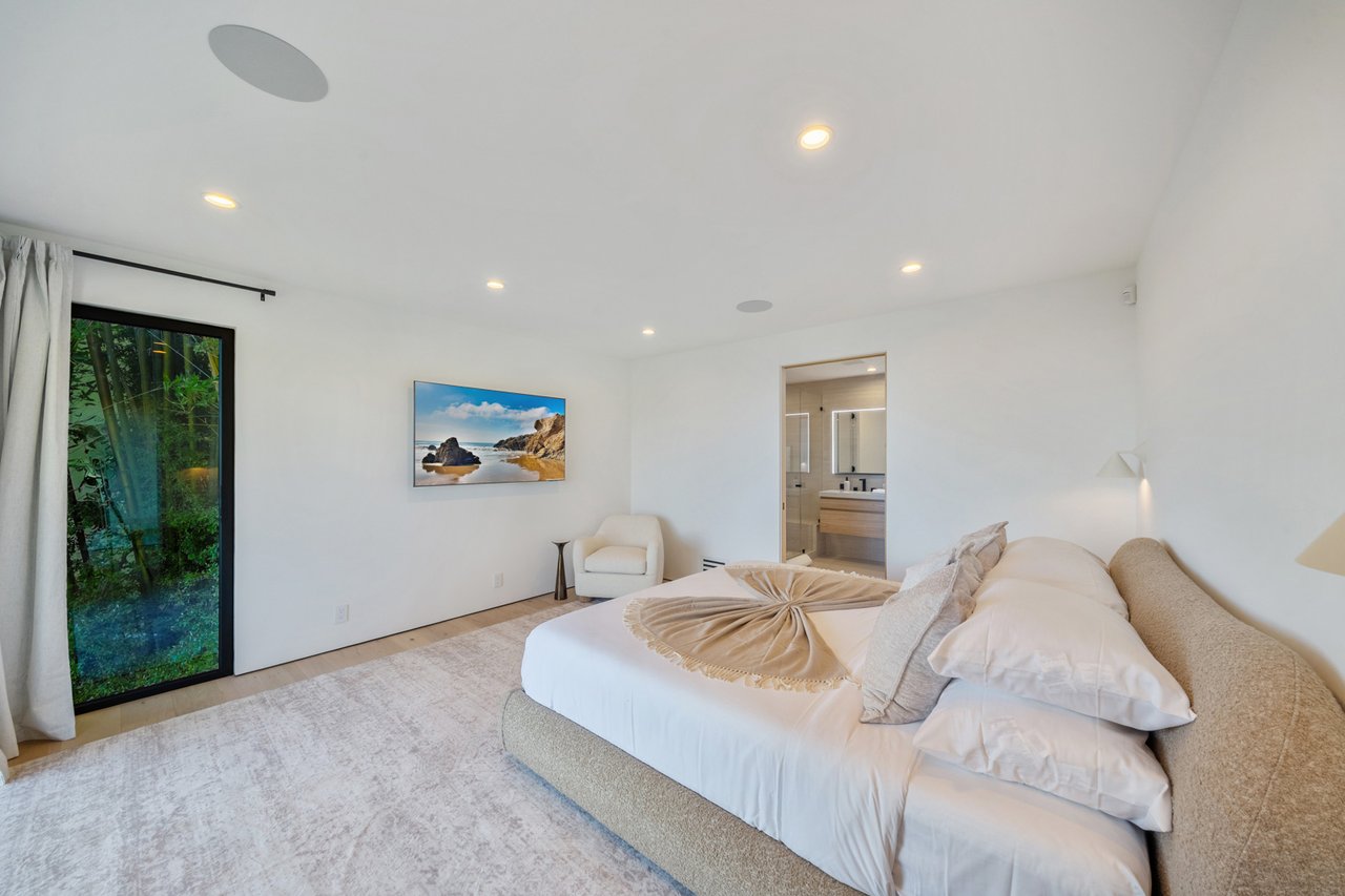 Hollywood Haven ⛰️