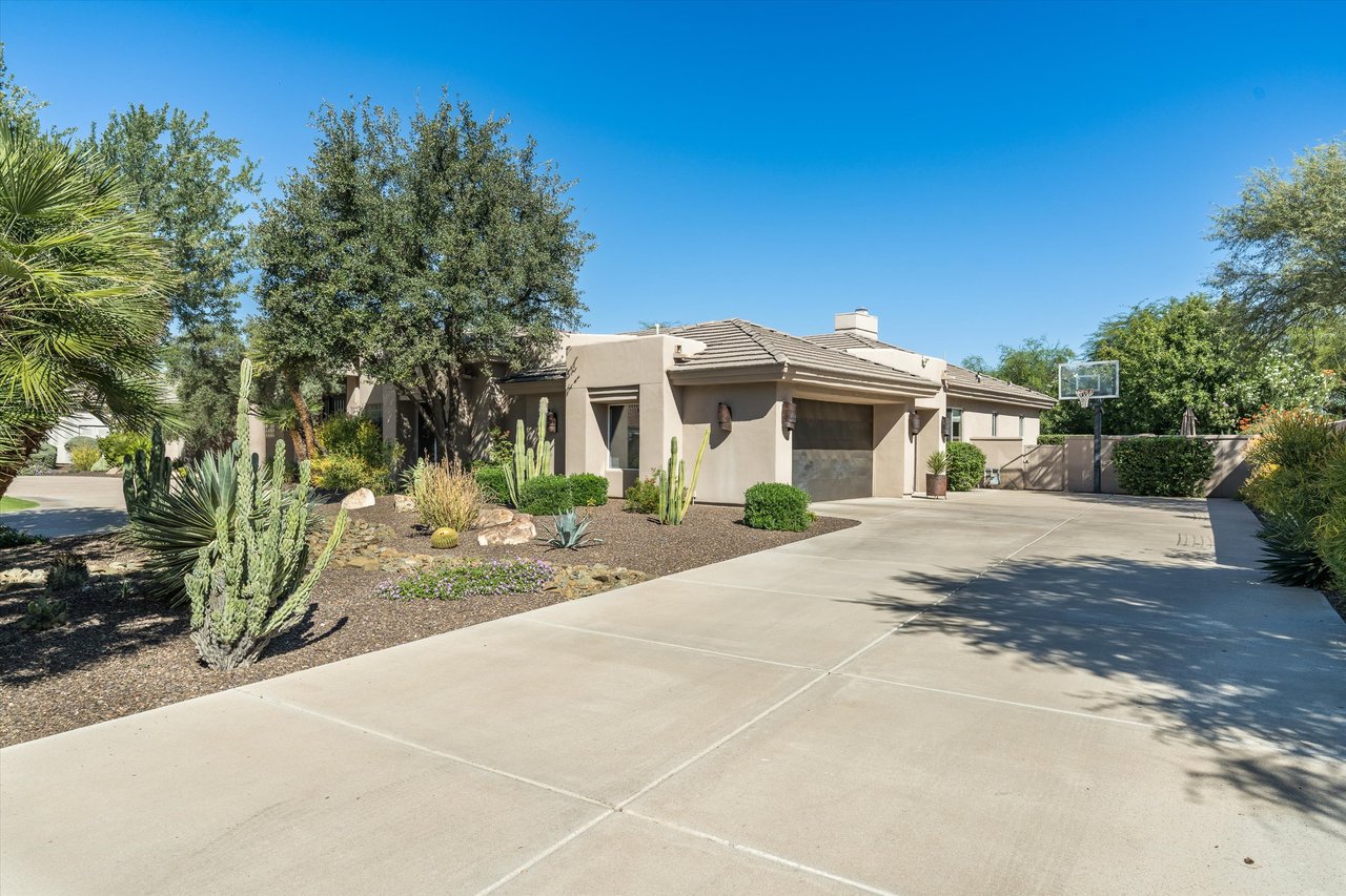 7124 E FOOTHILL Drive