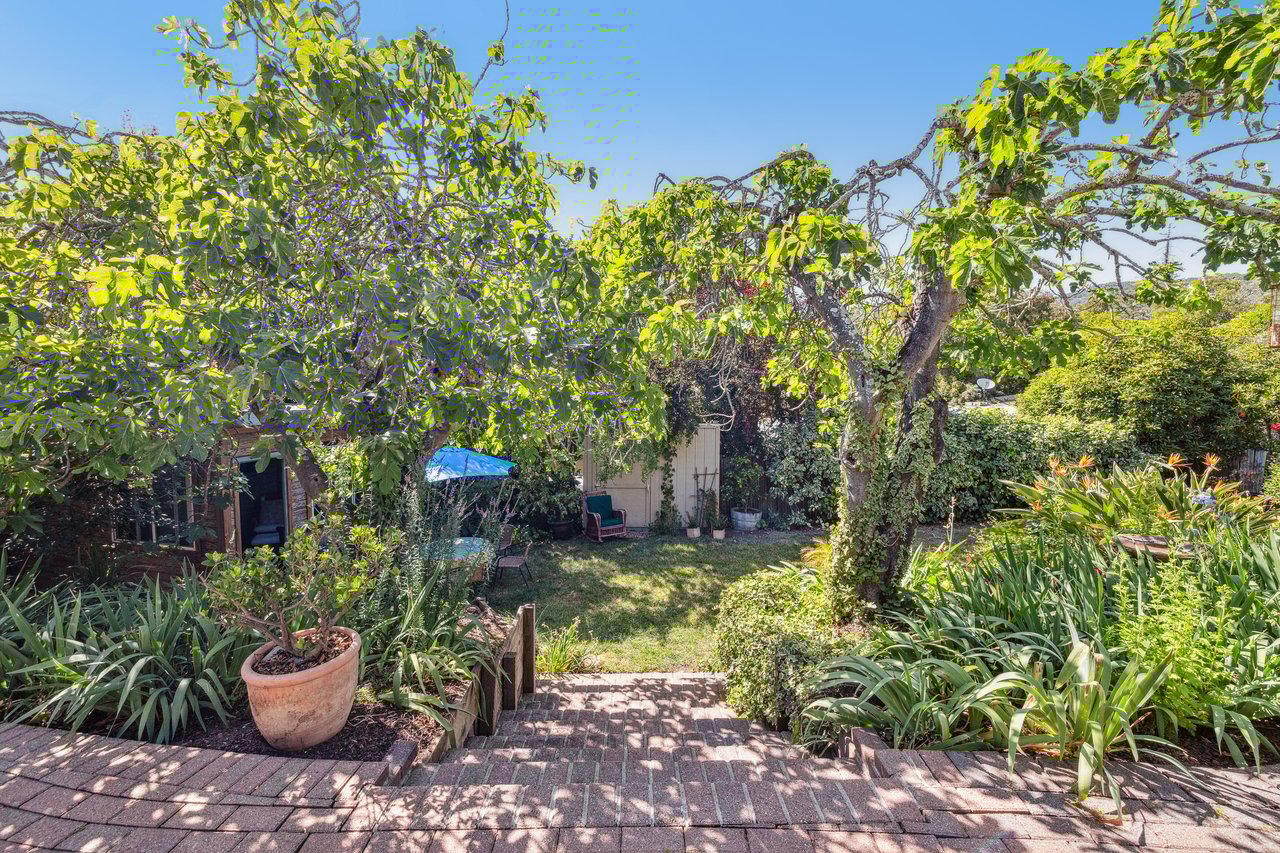 35 Saint Francis Ln