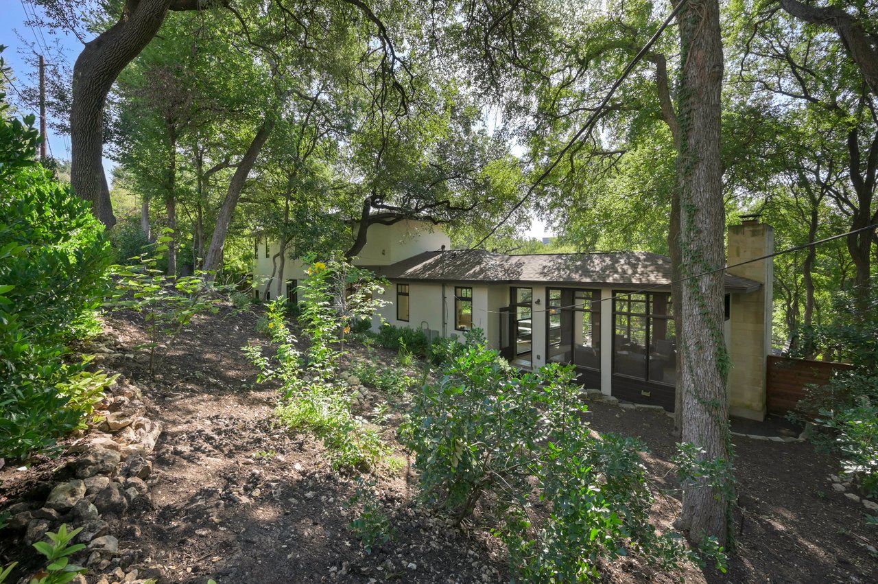 2406 Pemberton Pkwy