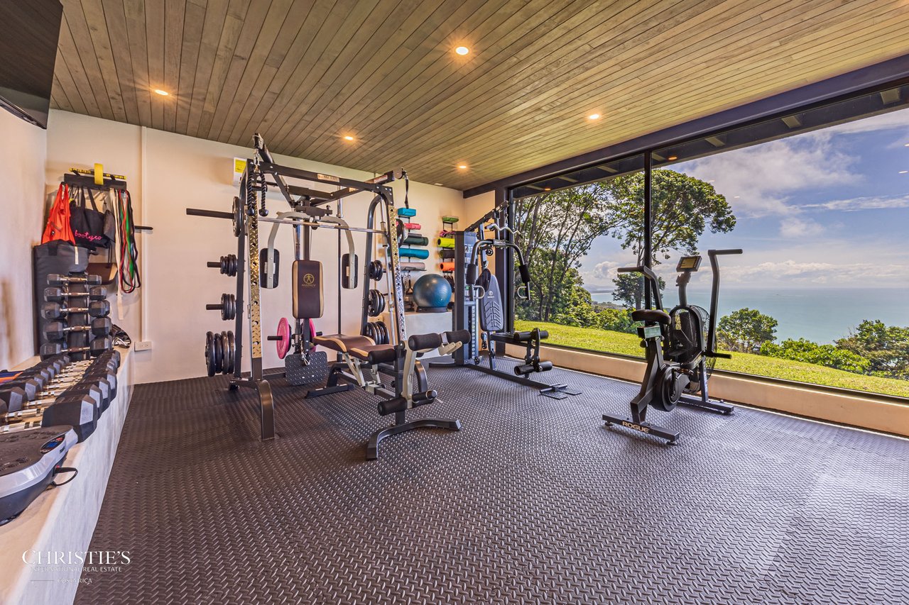 Luxury Estate in Escaleras — 5.5 Acres Majesty of Incredible Ocean Views 