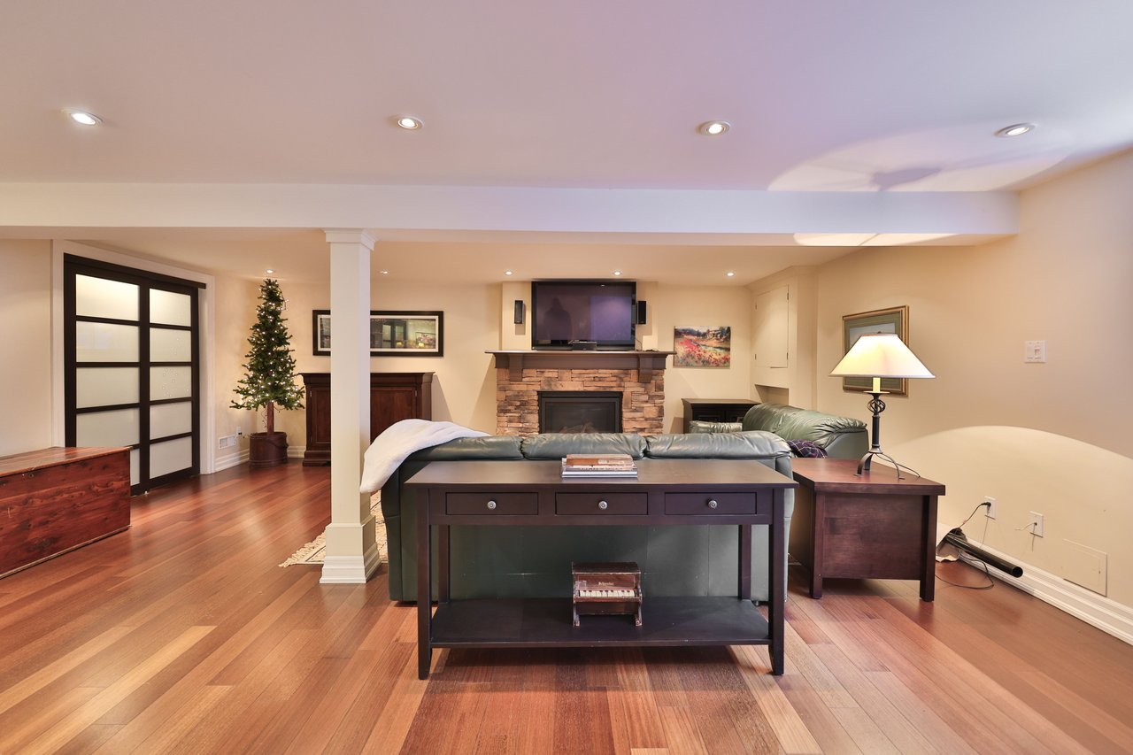 502 Bohemia Crescent, Oakville