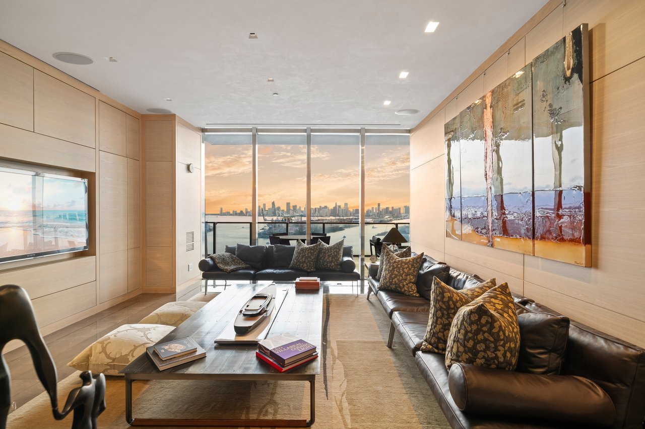 Apogee Penthouse