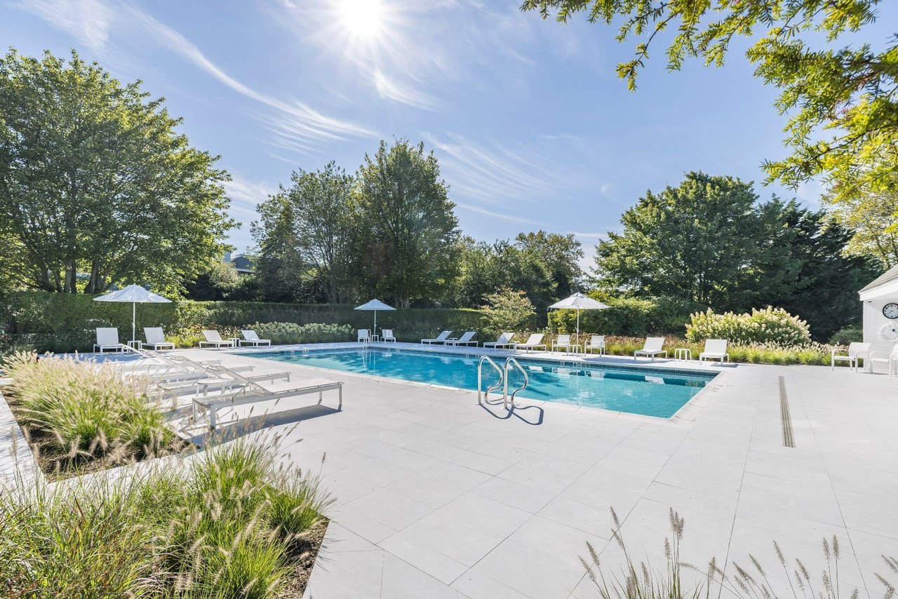 7 Cove Point Court