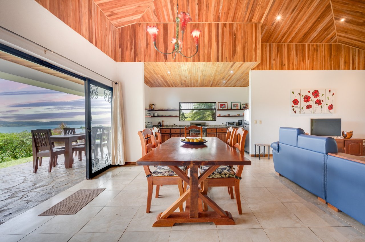 Casa Blanca | Multi-Villa Estate with Lake Views - Nuevo Arenal