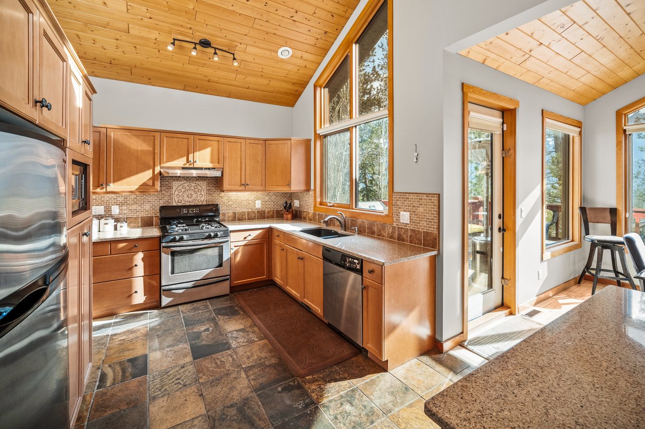 369 Eagle Heights