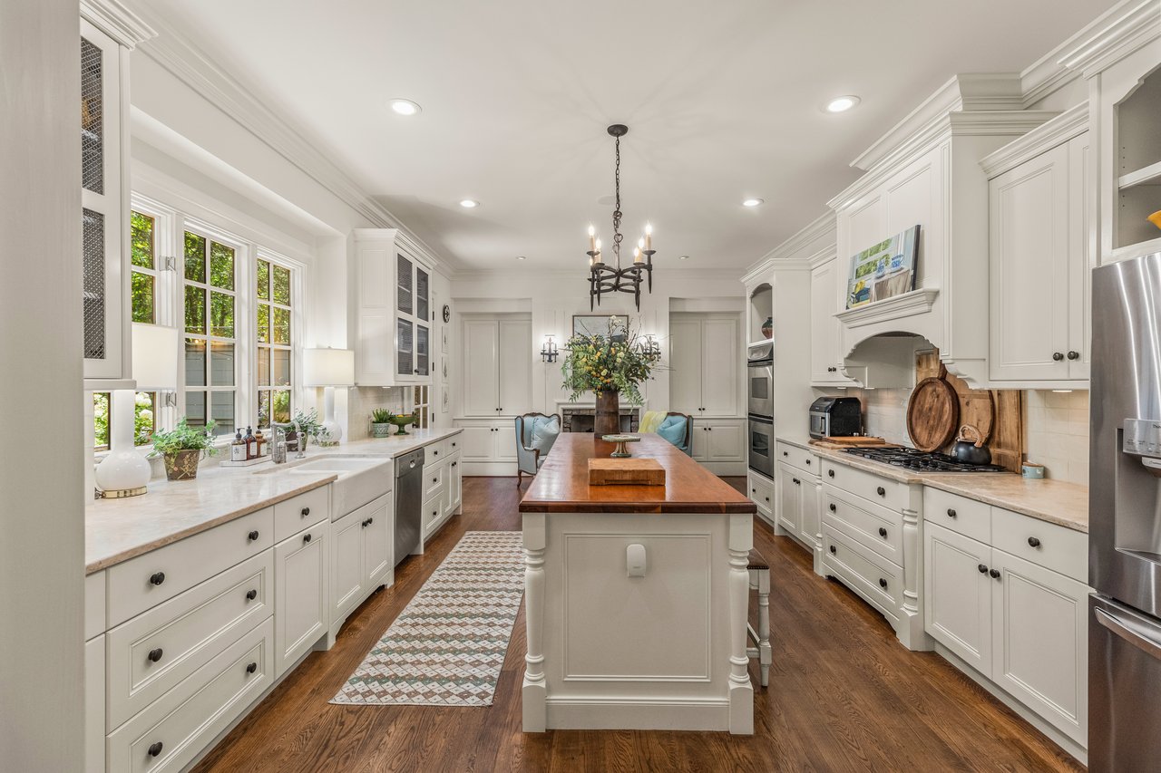 18 Moorewood Circle