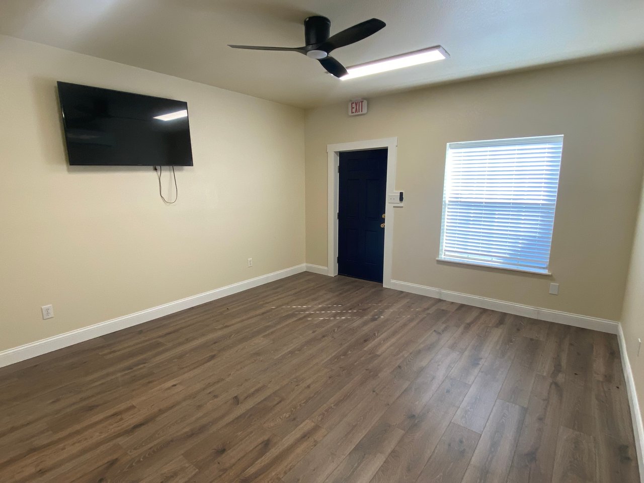 9900 Woodway Dr
