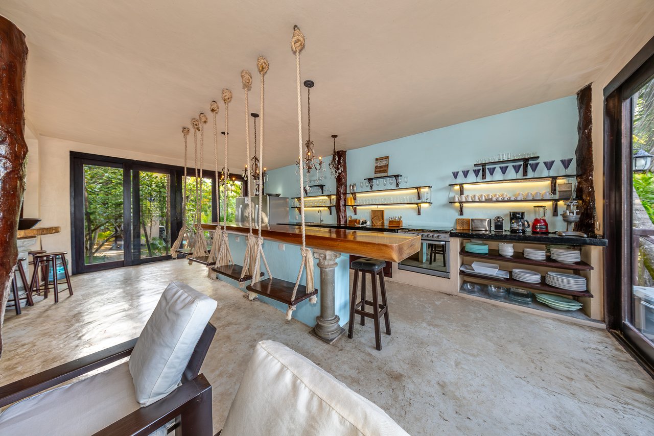 Casa Chic Tulum | Rare Beachfront Estate in Hotel Zone