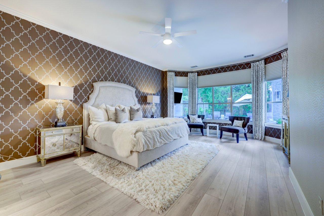 12100 Azure Shores Ct.