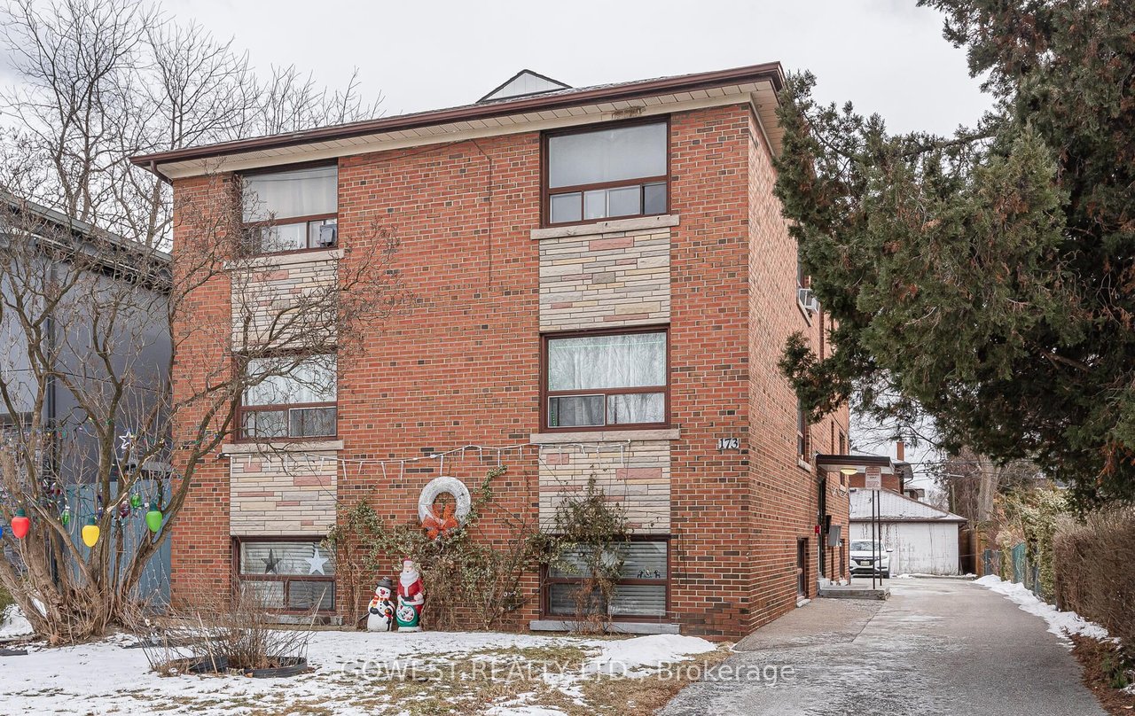 173 Symons St 6