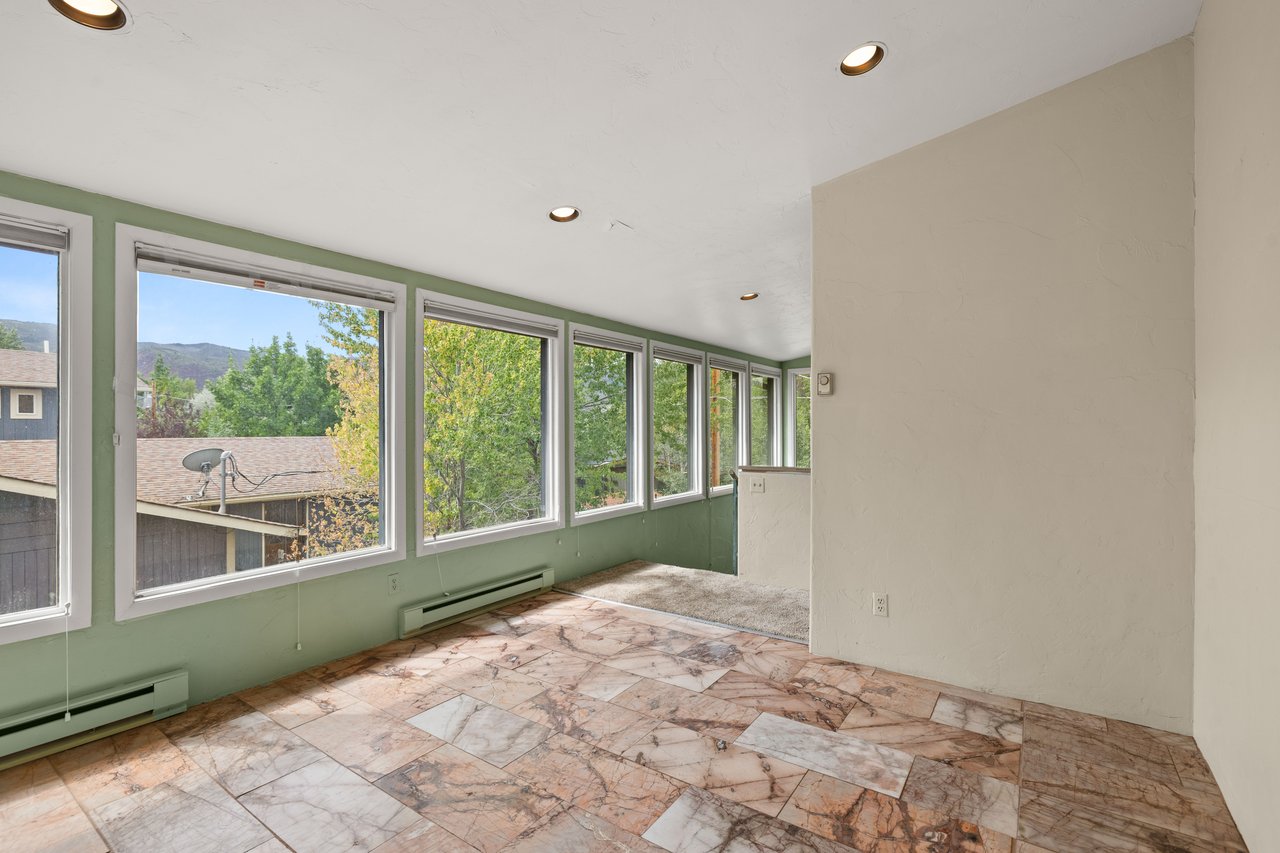 Spacious Mid-Valley Residence Near Crown Mountain Park