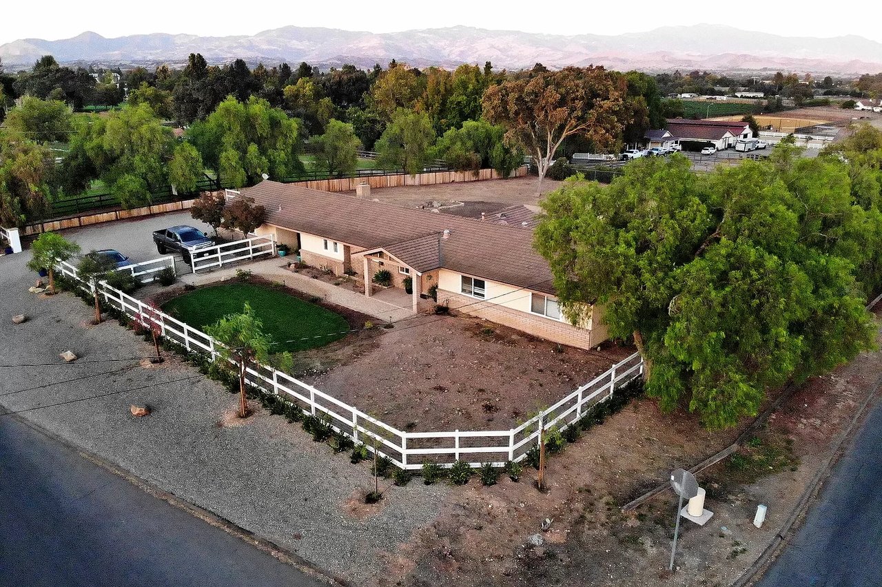 1400 Calzada Ave