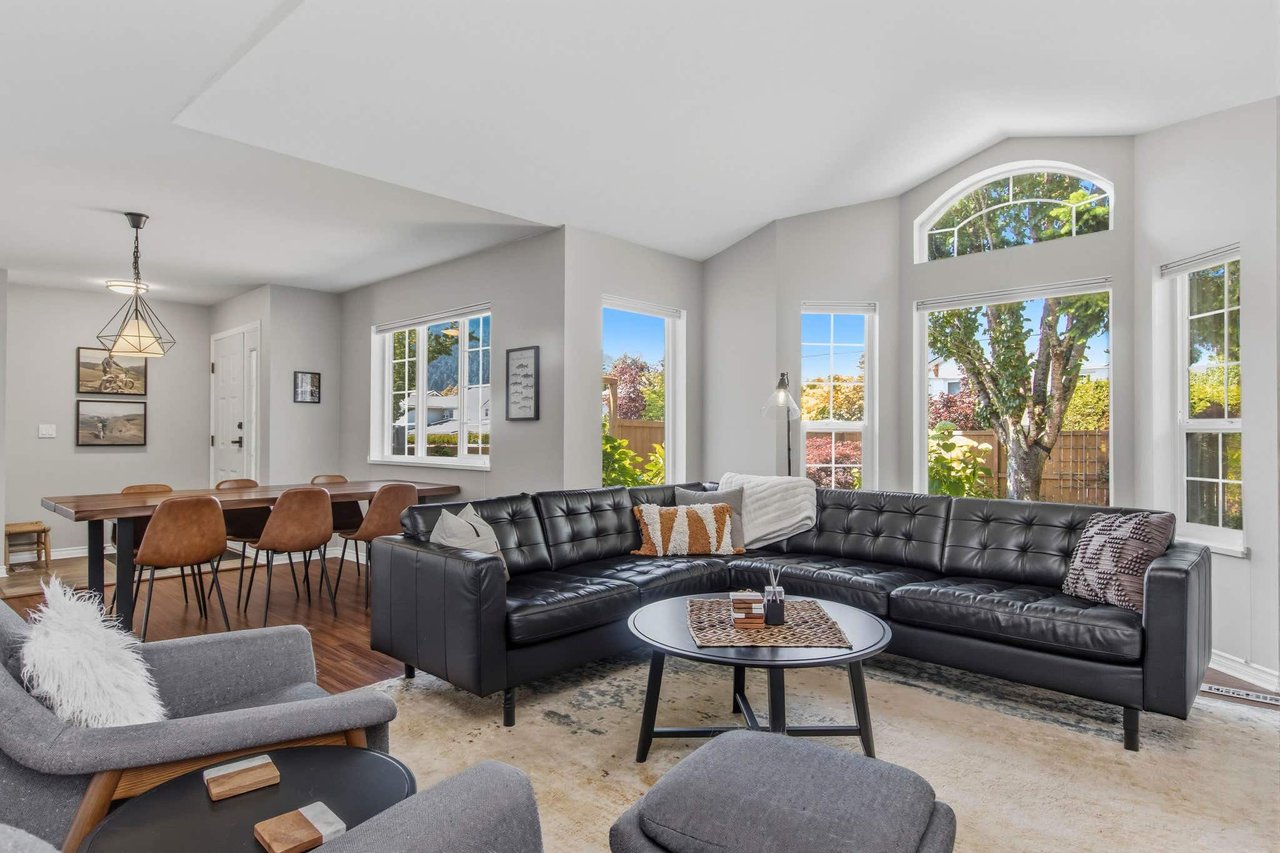 1830 Willow Crescent