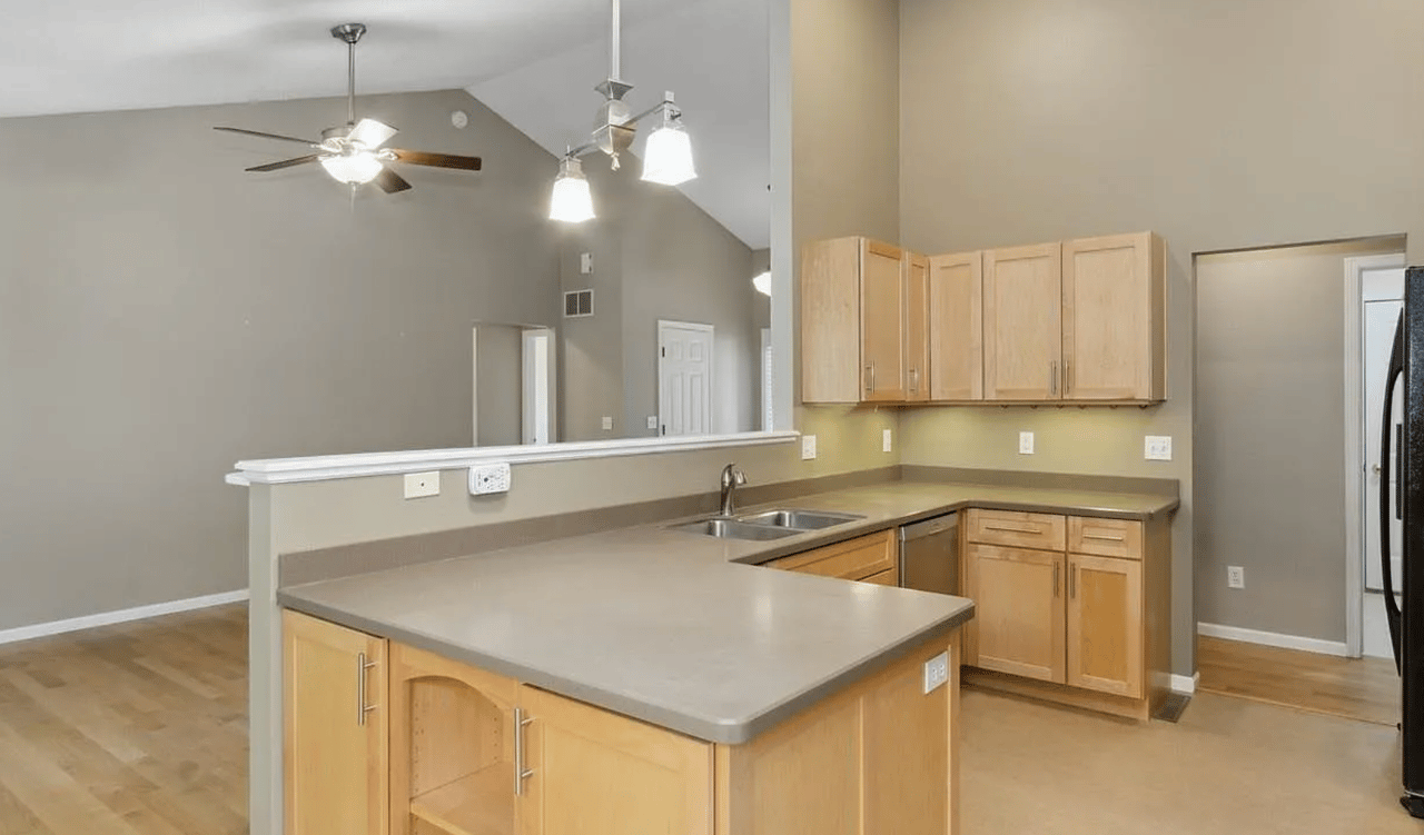 125 E Dovetail Dr