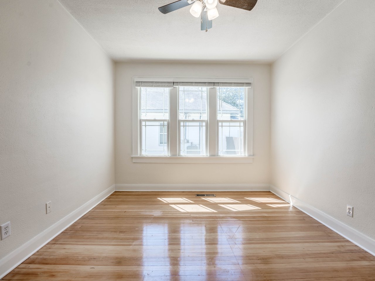 706 N Beard Ave