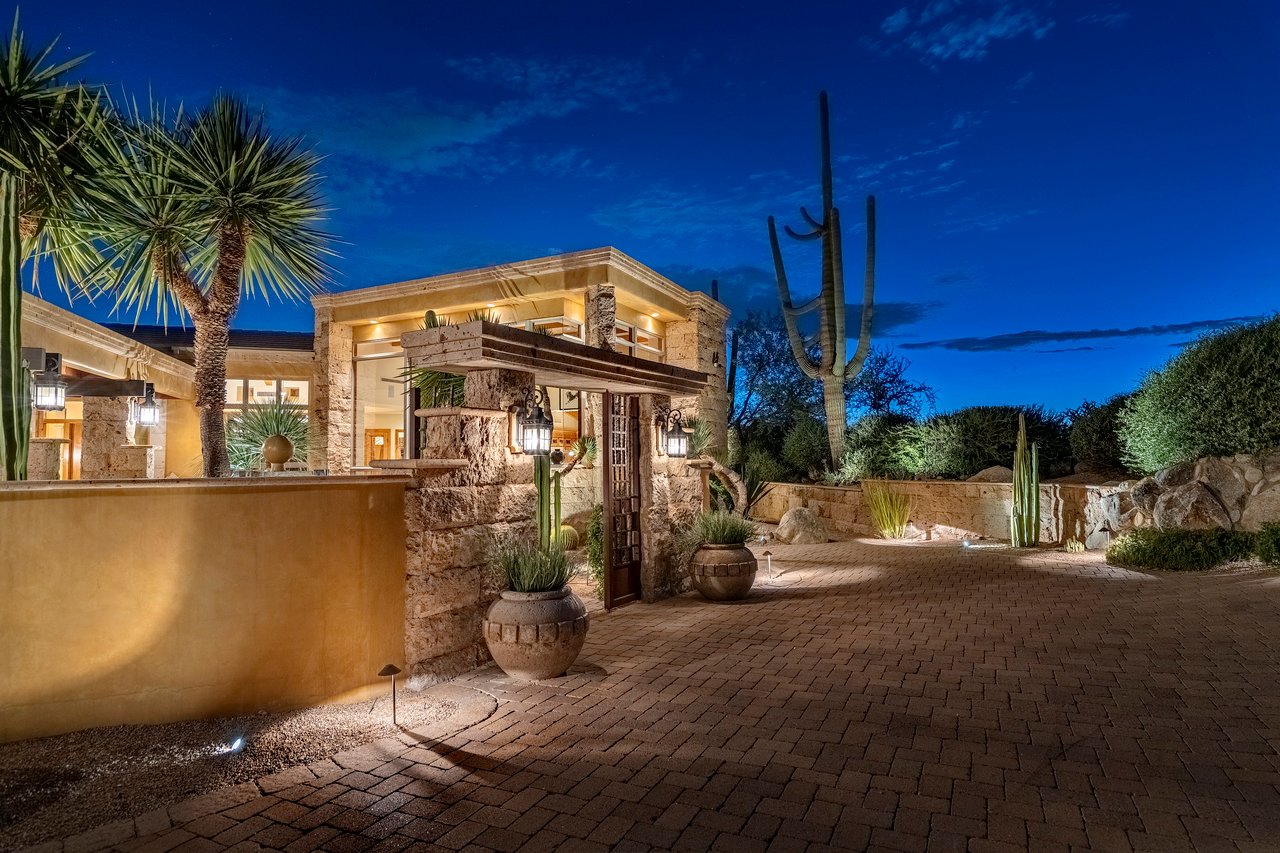 2143 E Desert Garden Drive