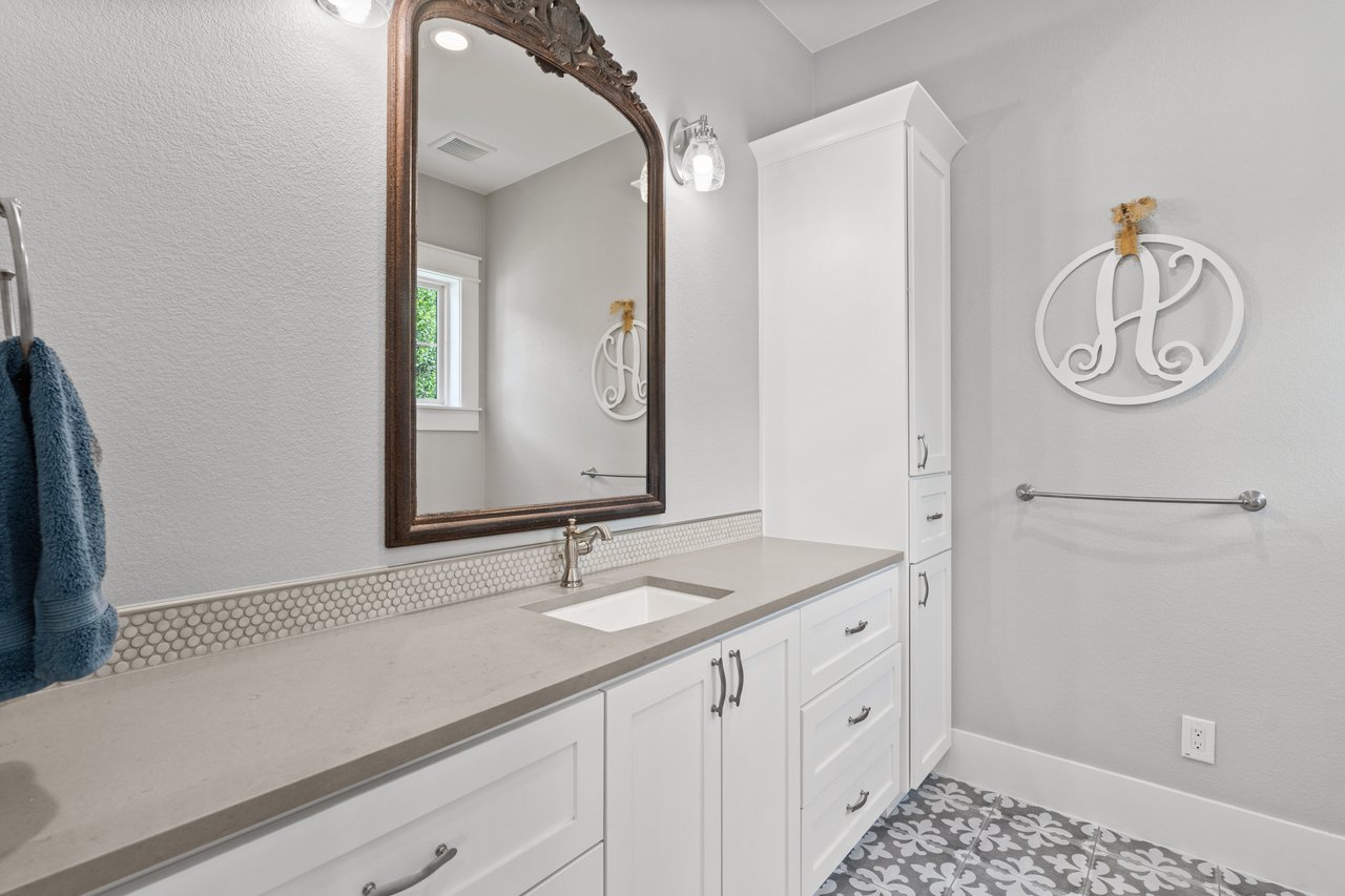 1457 Avenida High View