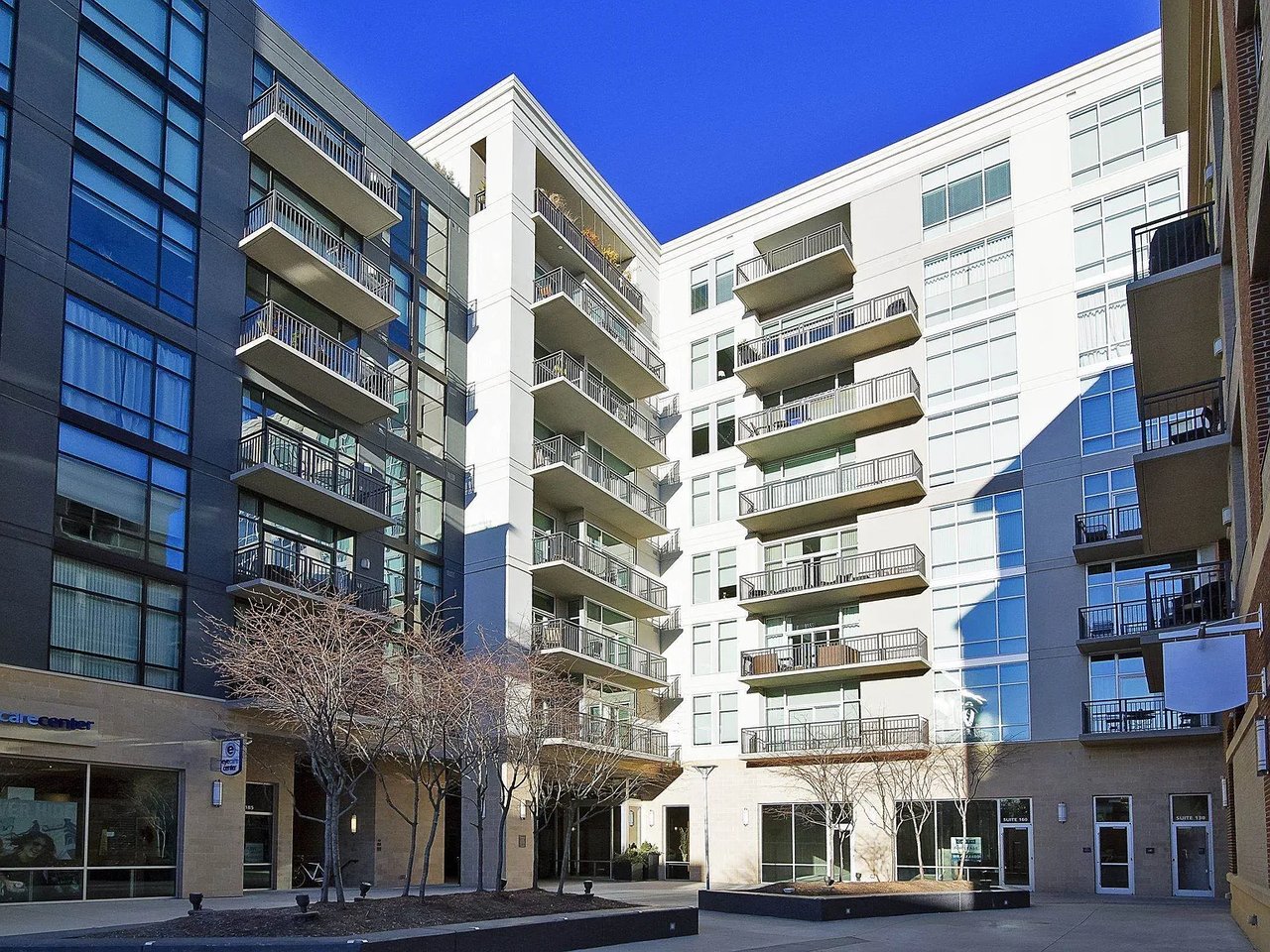140 W Franklin St #514