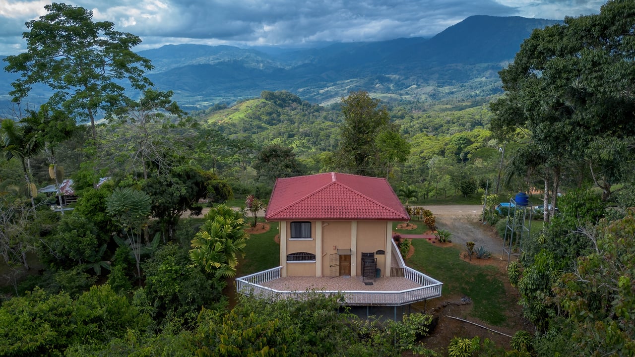 Fully Furnished 3-Bedroom Home in Tinamastes | 0.4 Acres