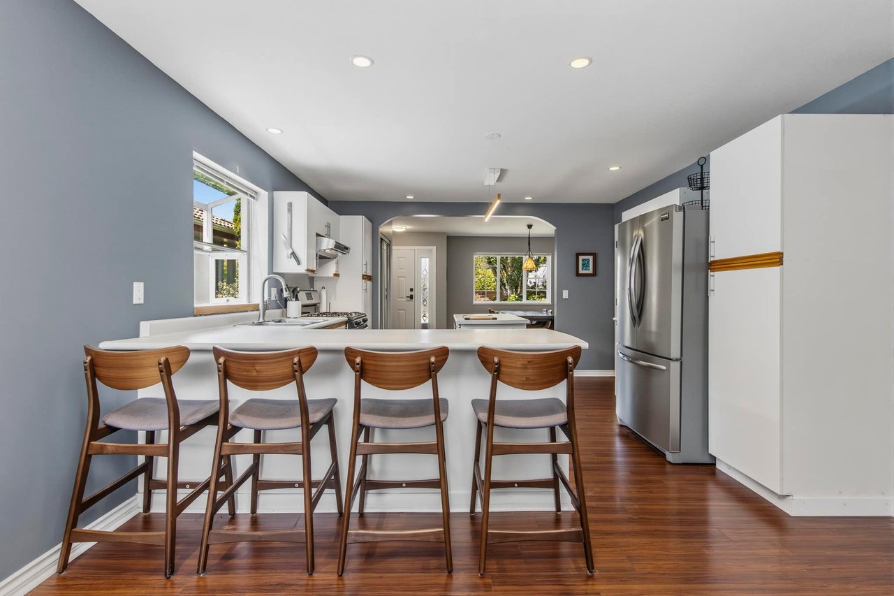 1830 Willow Crescent