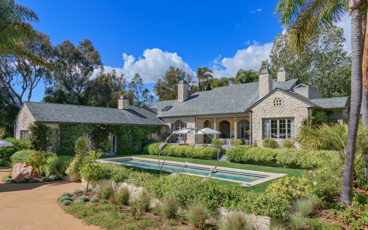 6625 Zumirez Dr
