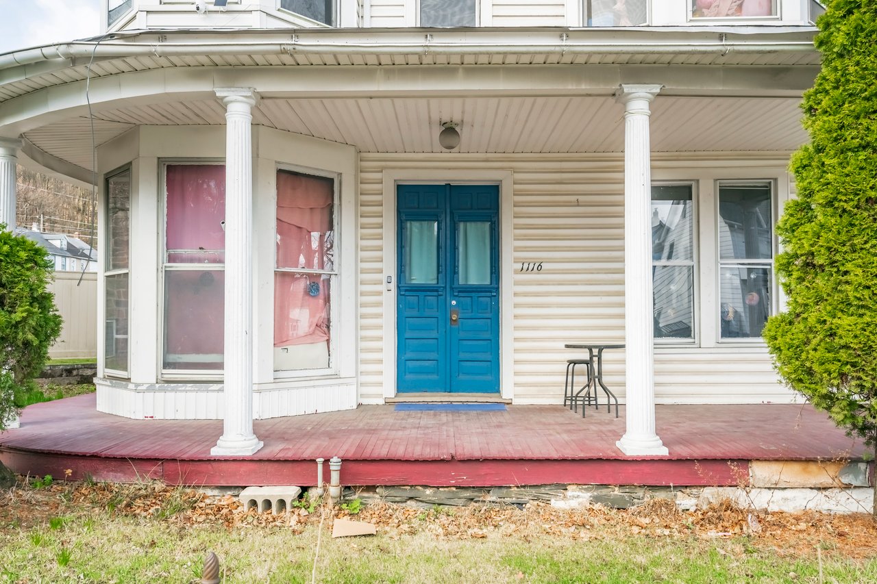 1116 Main Street
