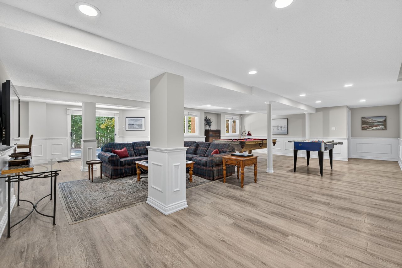 6 Falling Leaf Crt, Aurora