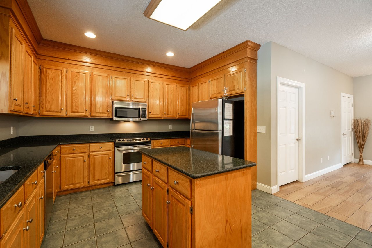 5516 Crescent View Dr