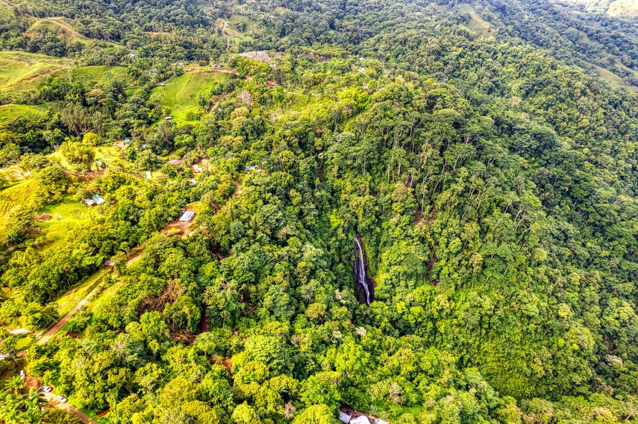 Waterfall, 3 Bedroom Ocean View Dream Home