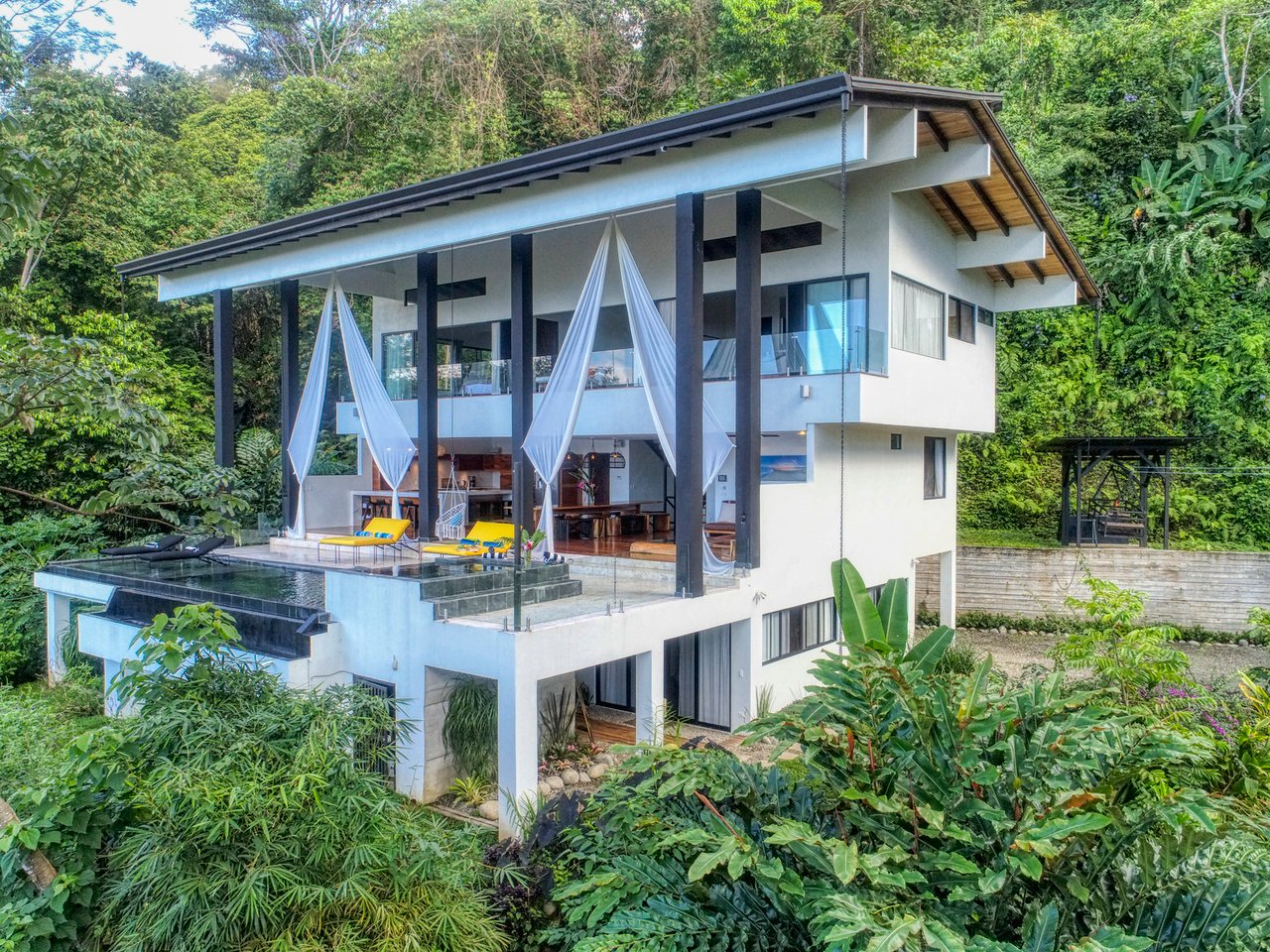 Solar Powered Treehouse Estate, Uvita, Puntarenas