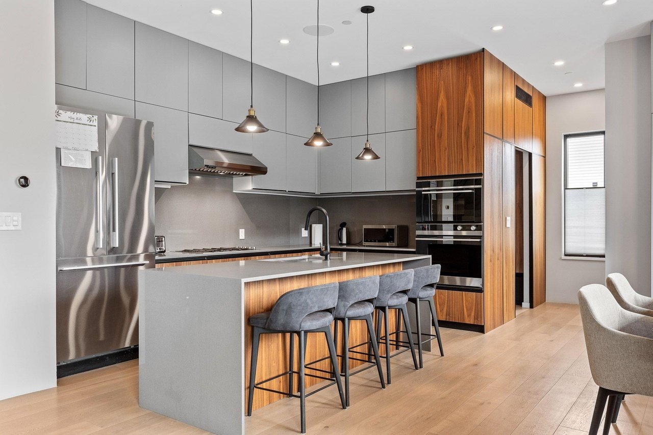 33-3385 Mamquam Rd