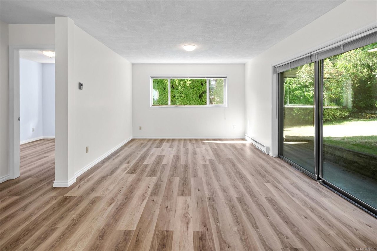 4243 Panorama Dr