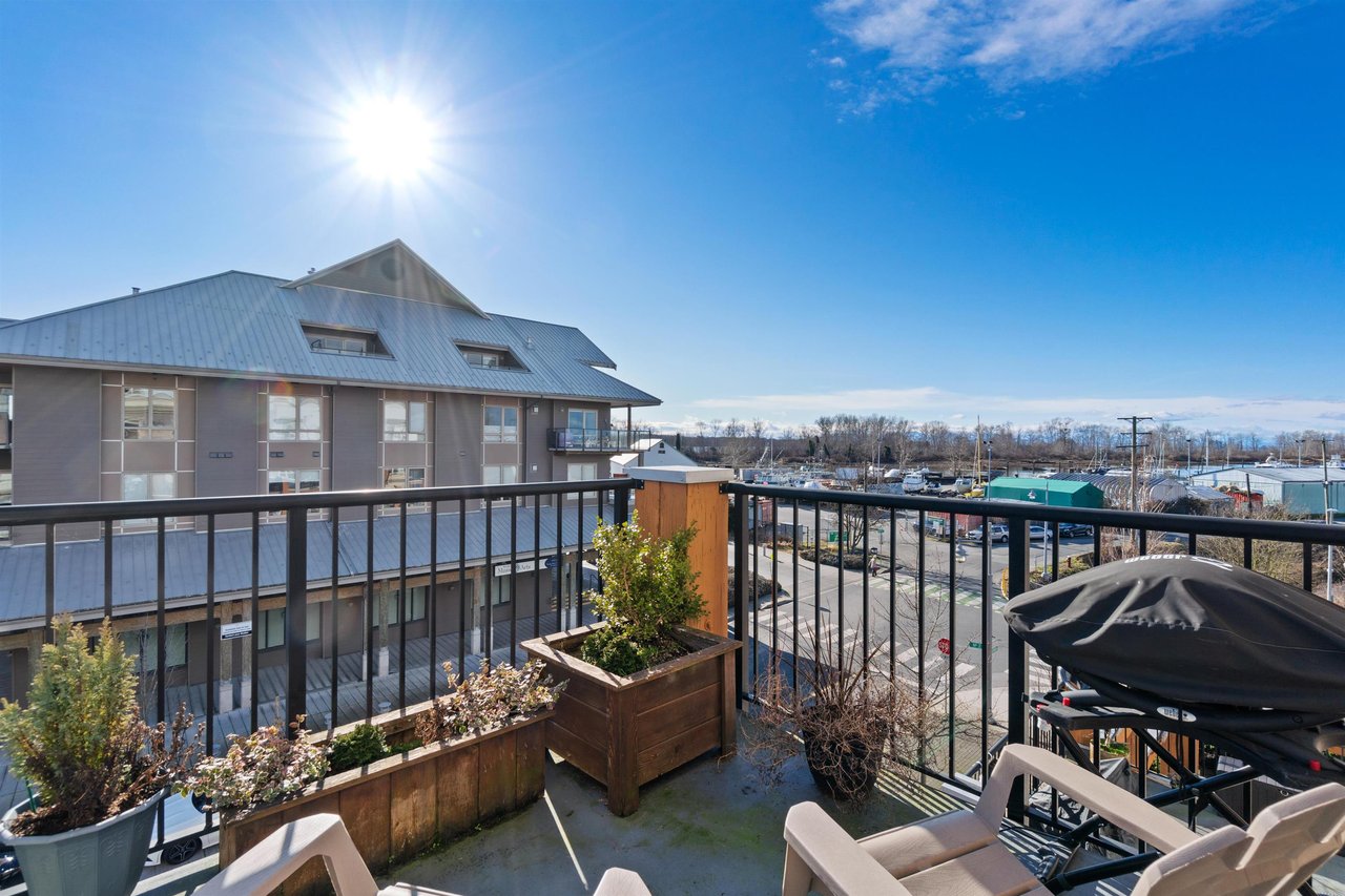 307-6077 London Rd
