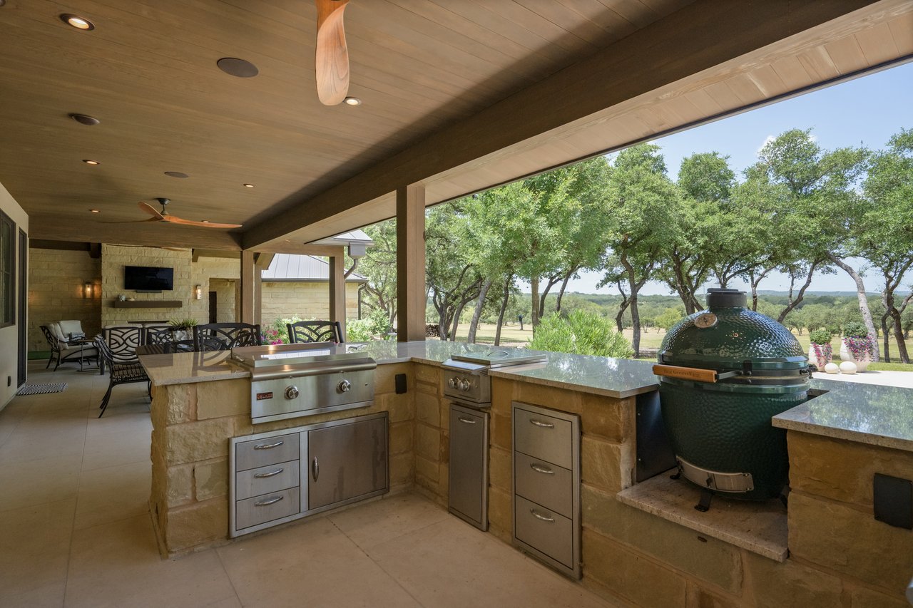 900 Rivercliff Drive
