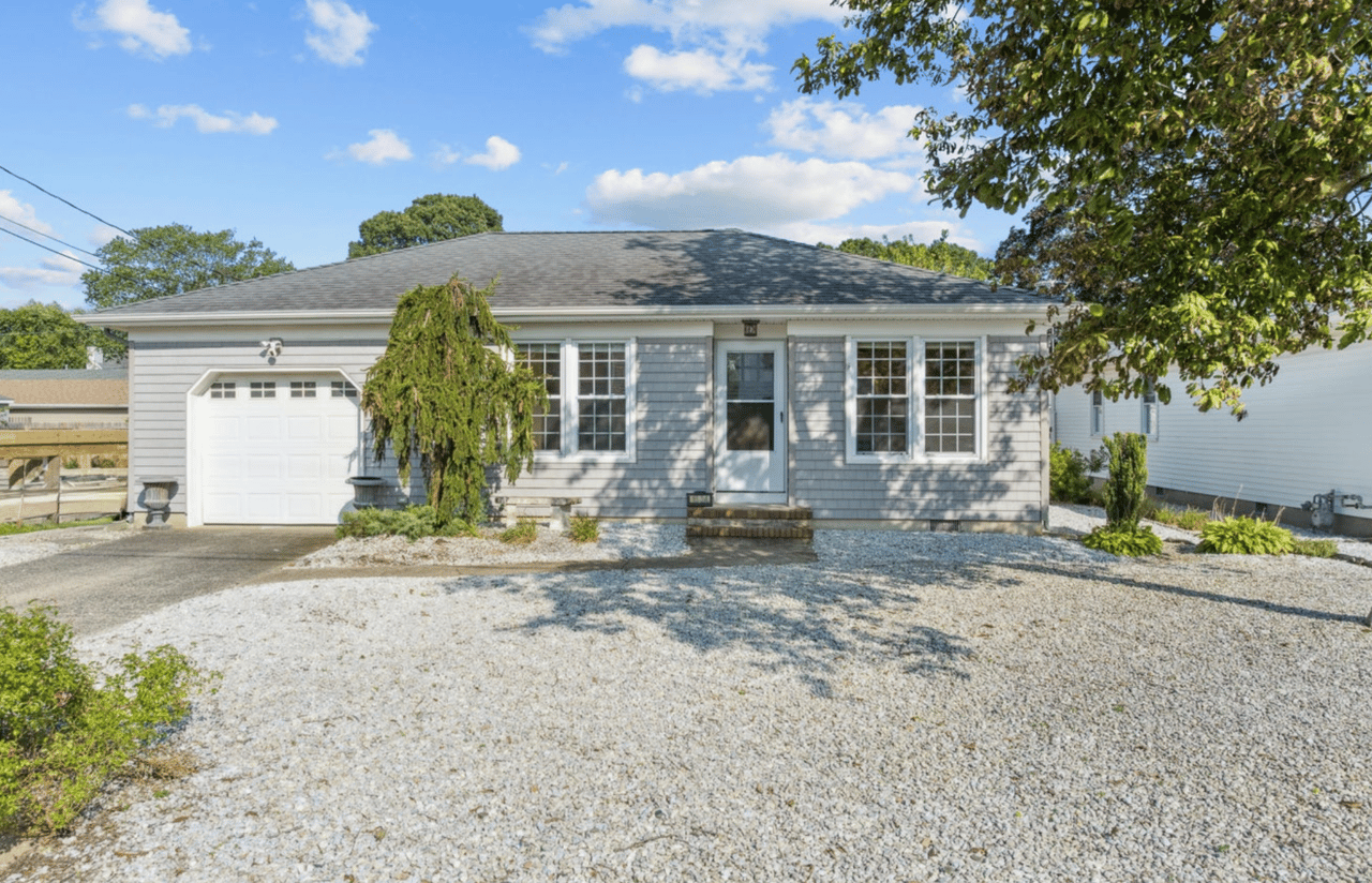 1504 Ivy Road