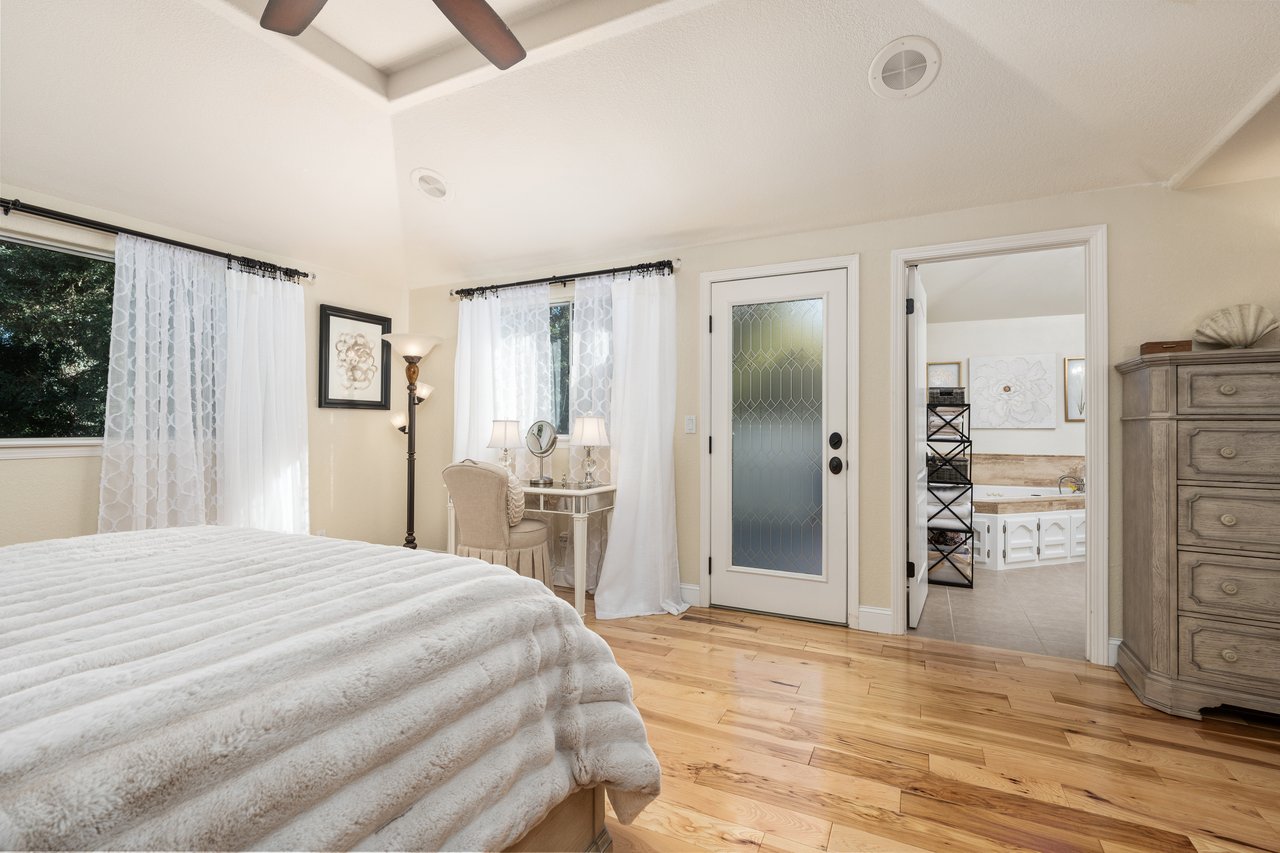 841 E Country View Circle