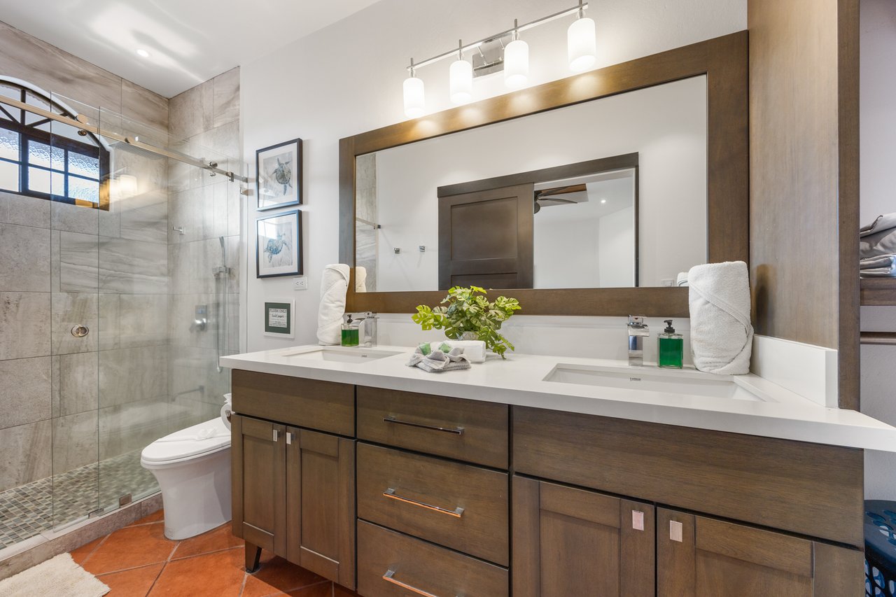 Casa Mimosa | Versatile Luxury Retreat Just 3 Minutes from Flamingo Beach