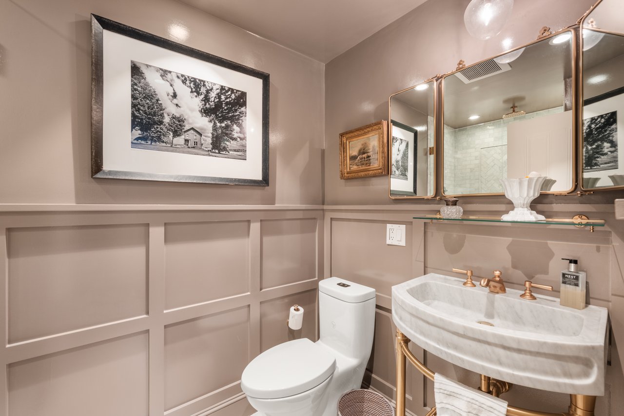 82 Pinckney Street, A